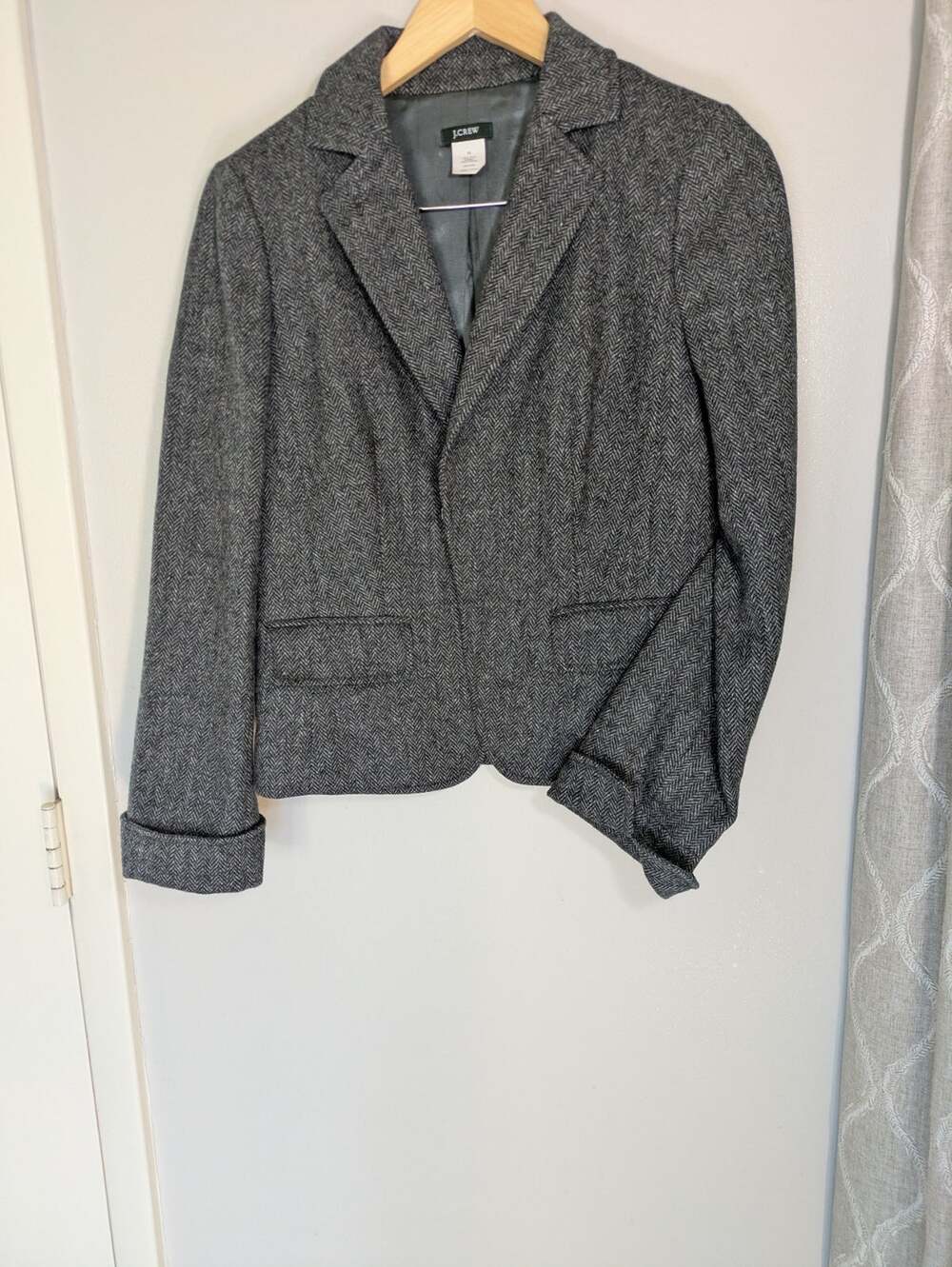 J Crew vintage grey herringbone wool blazer. Quiet Luxury, Collegiate, Preppy,